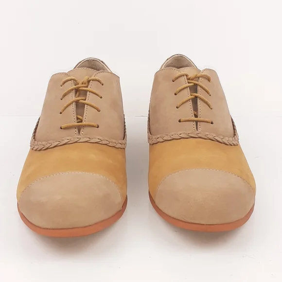 Wolverine Tan and Cream Flats - Picture 6 of 14